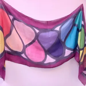 1-Panuelo-de-Seda-Natural-Pintado-a-Mano–Diseno-Fragmentos-de-Color-1-scaled